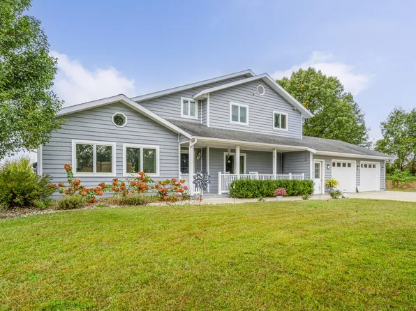 6660 Pine Rd, Benton Harbor, MI 49022