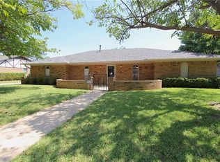 904 Skylark Dr, Denton, TX 76205