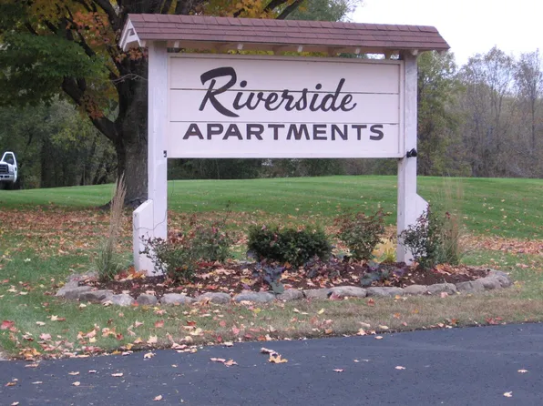 122 Hall St, Watertown, WI 53094