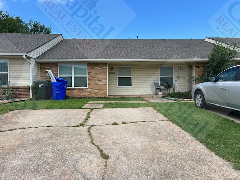 1322 Glen Oaks Ct