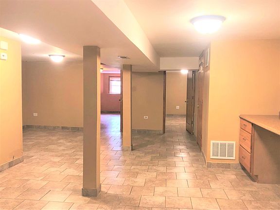 3rd image of 4421 N Kimball Ave