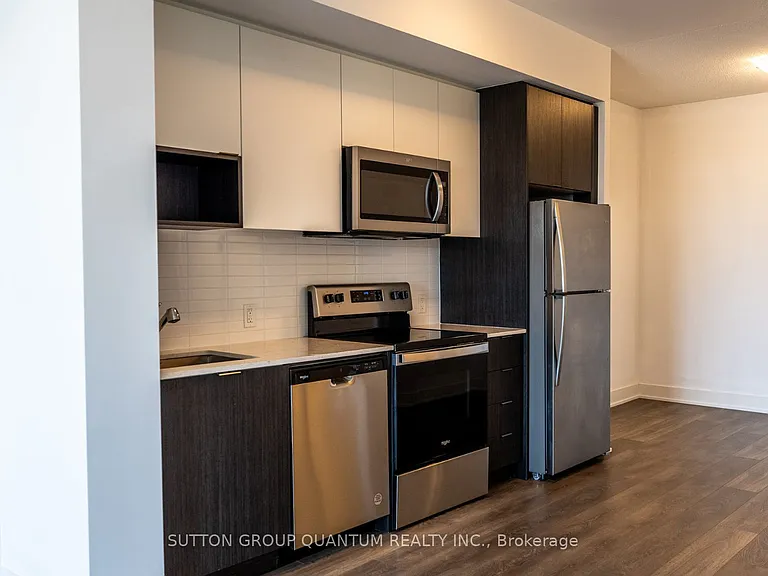 204 Burnhamthorpe Rd E #1105 — Photo 9