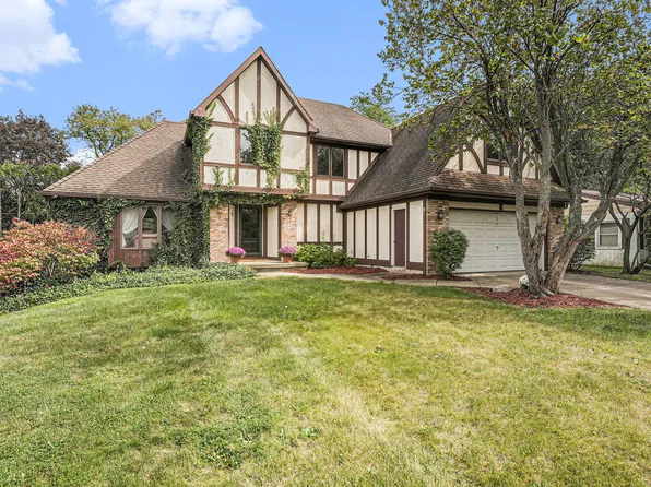 40 Worcester Dr NE, Grand Rapids, MI 49503