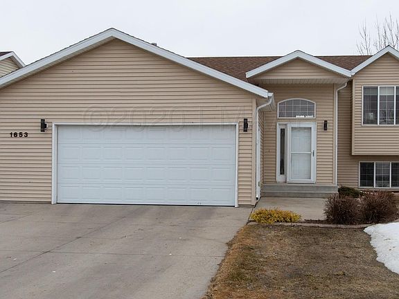 3rd image of 1653 10th St W
