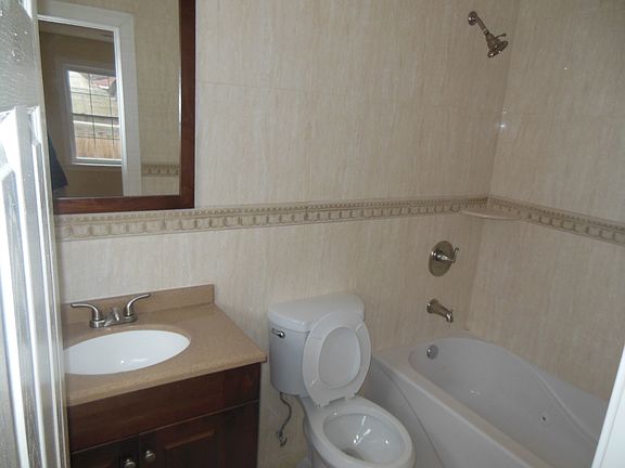 3rd image of 15717 137 Avenue