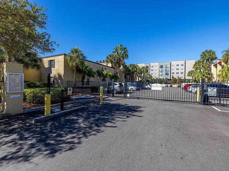 106 Alameda Ct #240 — Photo 33