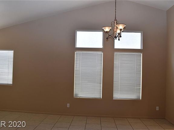 5th image of 904 Coral Cottage Dr