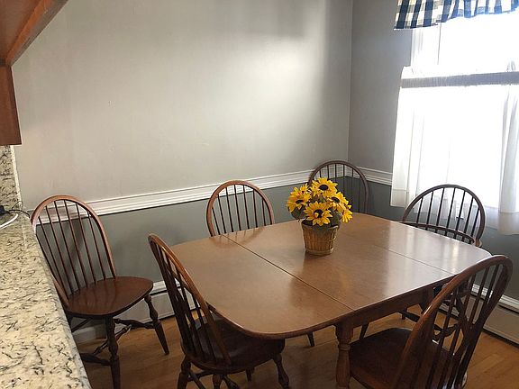 3rd image of 134 Fleetwood Ave