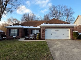 7520 Warrenton Hill Ct, Louisville, KY 40291