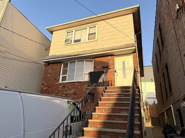 304 Columbia Ave #1 — Photo 10