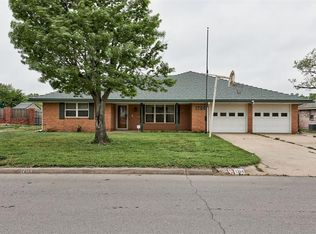 1704 Ridgecrest Dr, El Reno, OK 73036