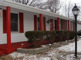 1496 Somerset Shire Dr, Florissant, MO 63031