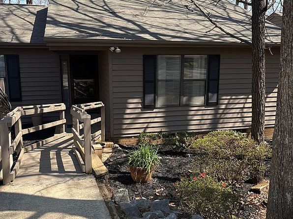 141 Cedar Holw