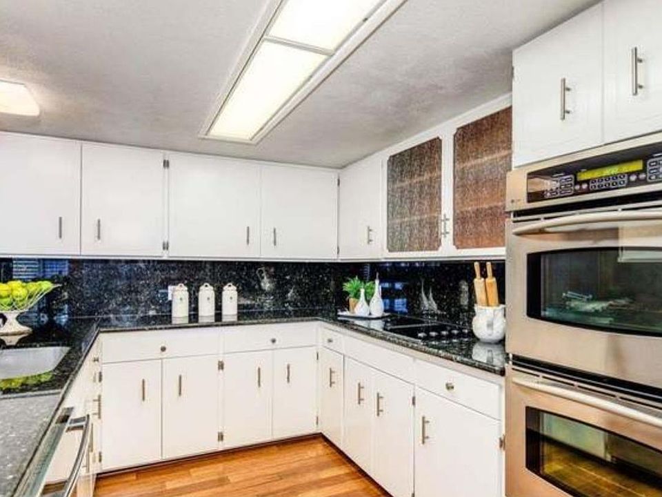 2nd image of 3031 Gratton Way