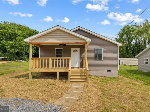 513 6th St, Luray, VA 22835