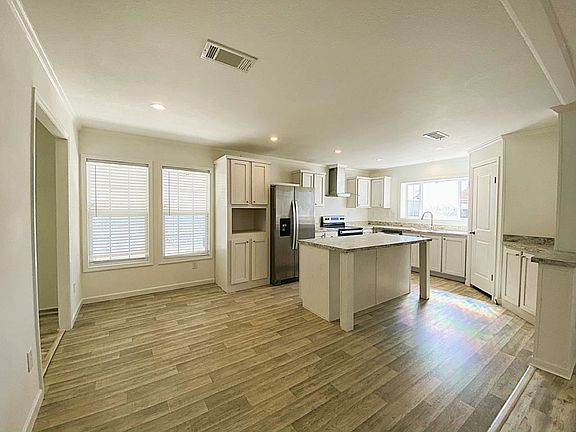 2nd image of 116 N Erie Dr #116-NED