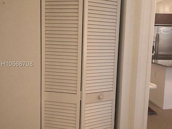 4th image of 950 Brickell Bay Dr APT 3813E