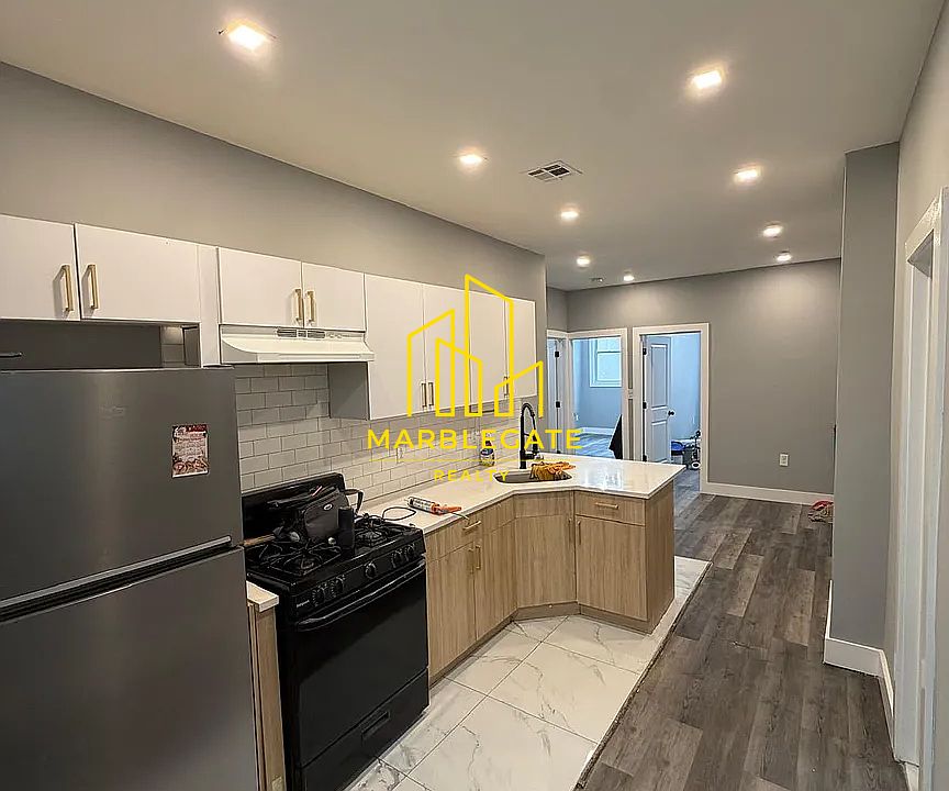 1st image of 235 2nd St #22