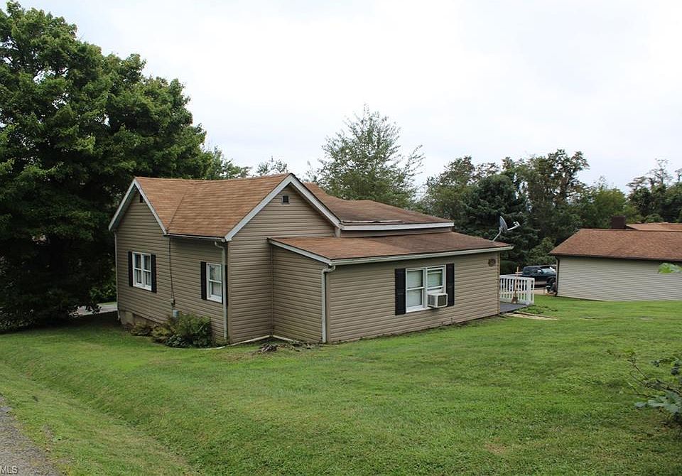 1st image of 1232 Oakwood St