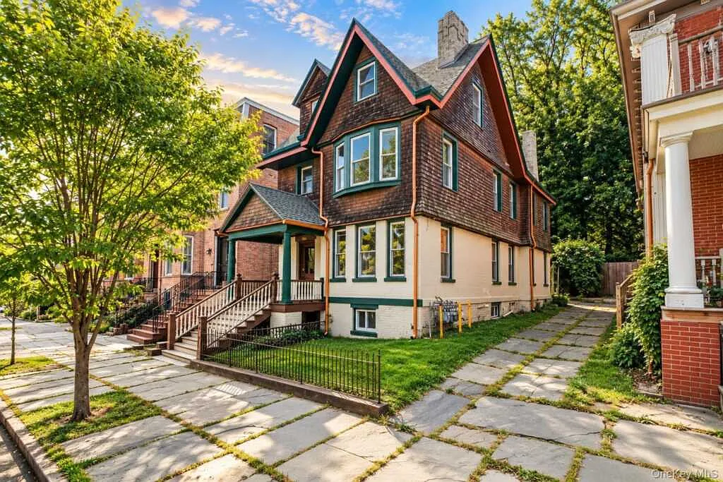 269 Liberty St — Photo 3