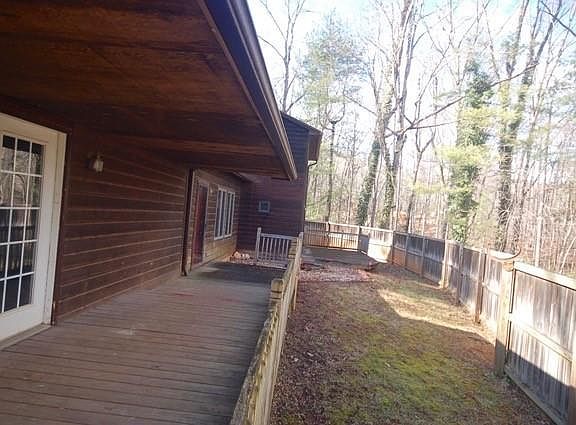 4th image of 85 Woodglen Dr