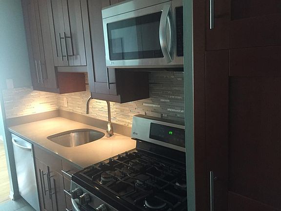4th image of 2854 Dover Ln APT 201