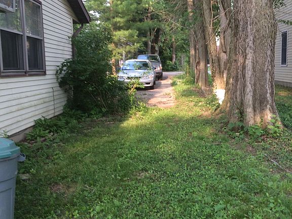 3rd image of 1106 S Park Ave