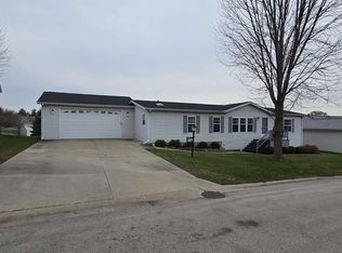 8402 Tamarack Dr, Machesney Park, IL 61115