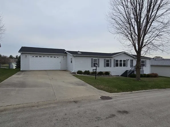 8402 Tamarack Dr, Machesney Park, IL 61115