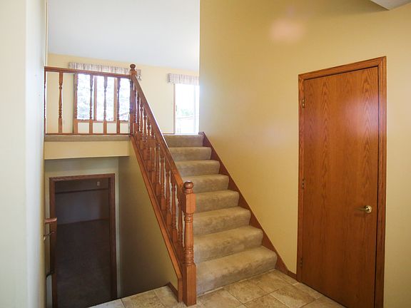 Foyer with coat closet