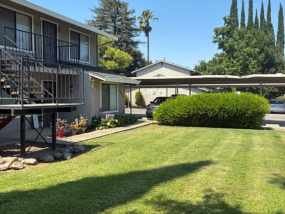 3rd image of 1684 Conestoga Dr APT C