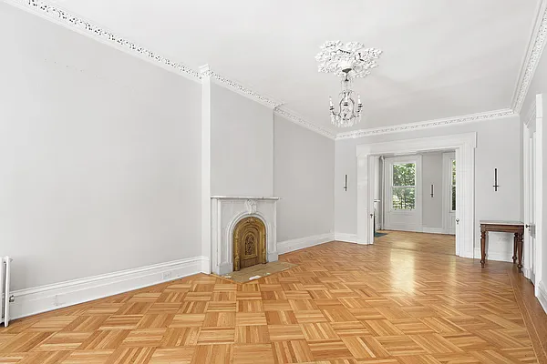 Rented by Compass | media 10