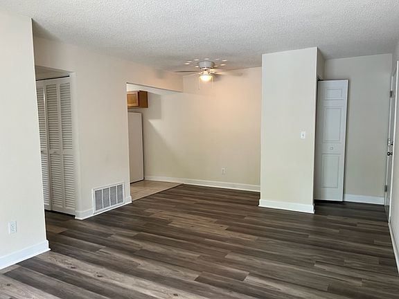 5th image of 1310 Outer Park Dr #5