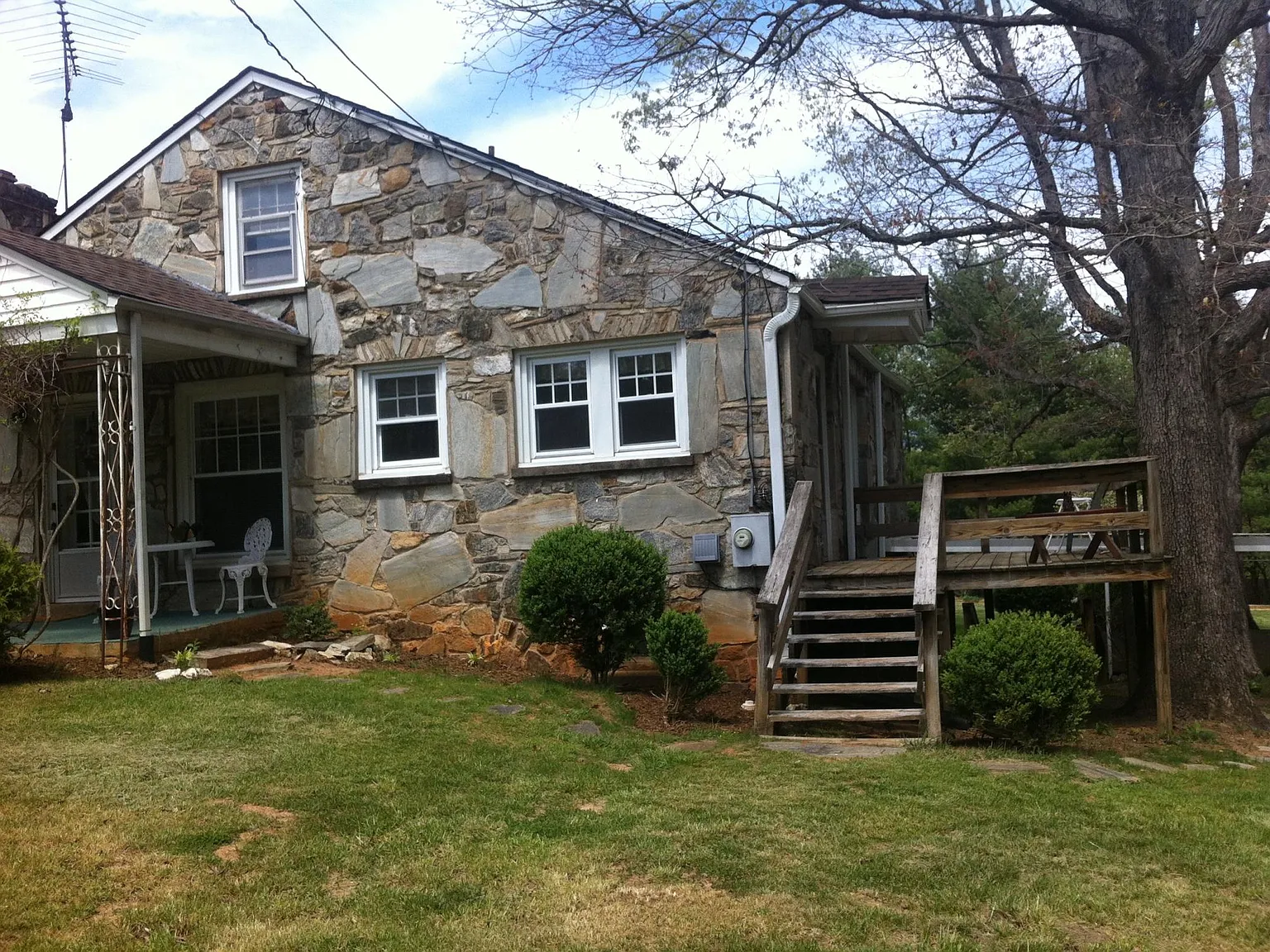 3 bed, 1220 sqft, $2,295 — Photo 2