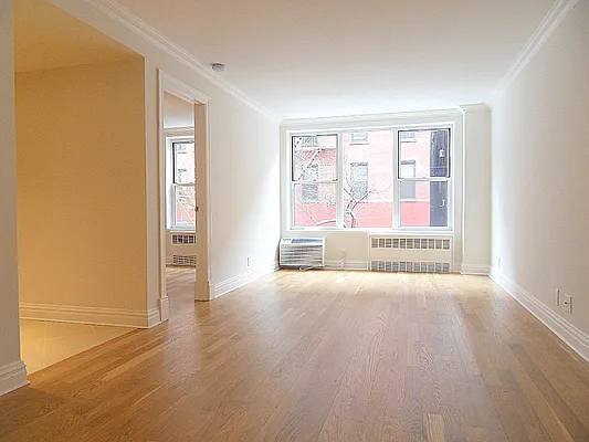 Rented by Stonehenge NYC LLC | media 8