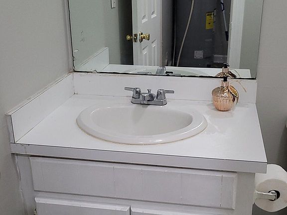 5th image of 716 Hammond St