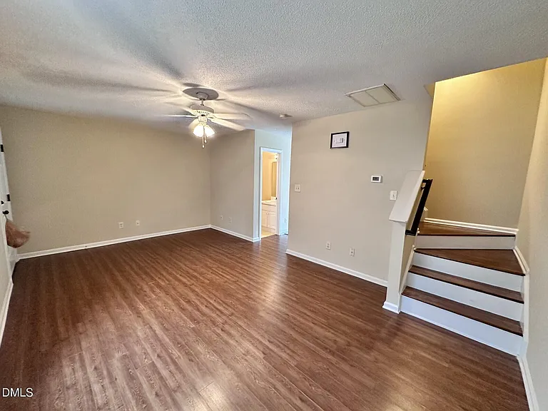 2112 Walnut Bluffs Ln — Photo 3