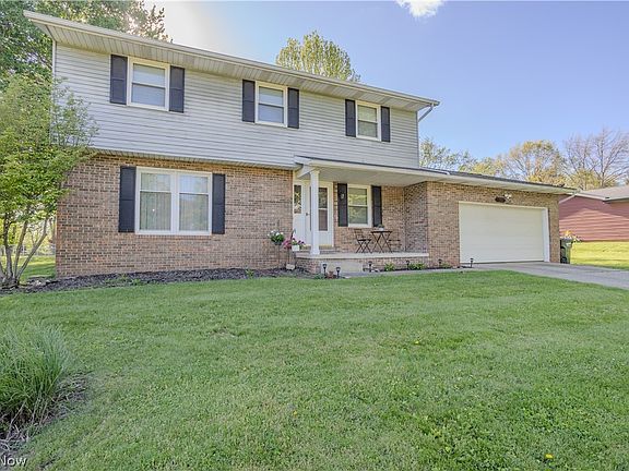 3rd image of 11805 Meadowlane Ave NW