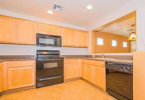 3rd image of 6020 S Sweet Birch Ln