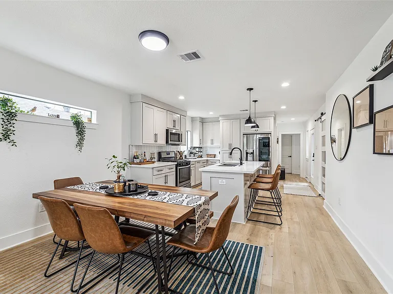 4603 Farmer St — Photo 3