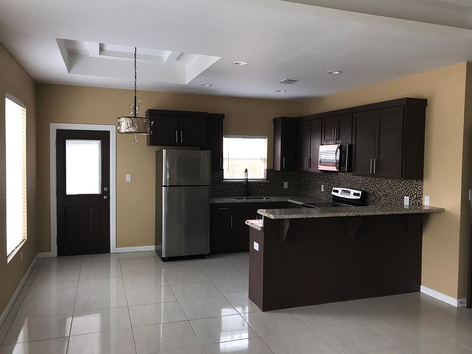 1st image of 1001 E La Cantera Ave #2