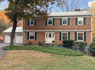 100 Round Hill Dr, Briarcliff Manor, NY 10510