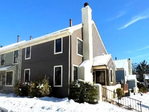 111 Franklin Ct, North Wales, PA 19454