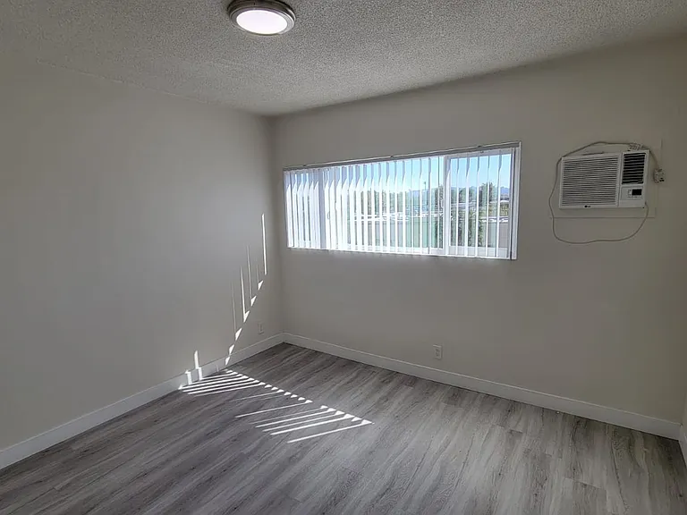 13129 OXNARD — Photo 10
