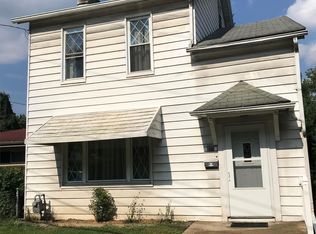 220 Singer Ave, Mc Kees Rocks, PA 15136