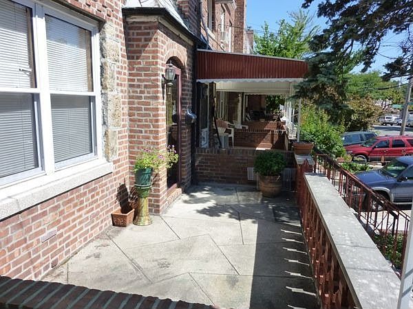 Great Marine Park Location!