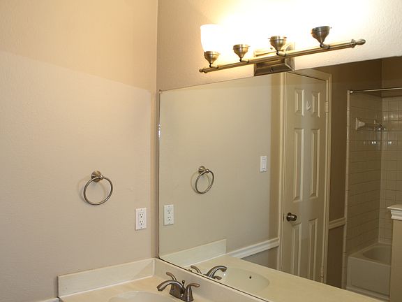 2nd image of 1342 Maplewood Dr