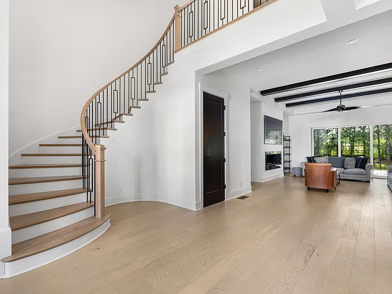 10119 Laurier Ln — Photo 10