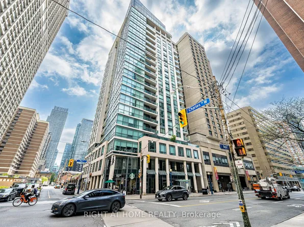 1121 Bay St #1106, Toronto, ON M5S 3L9