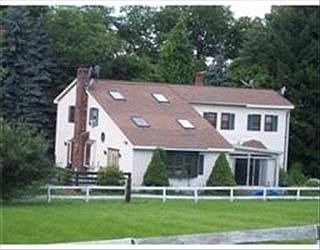 2nd image of 40 Garnet St